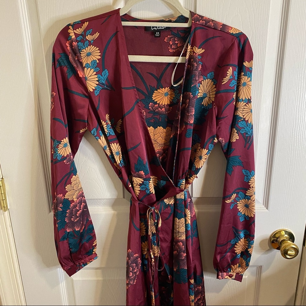 LULU’S Maroon Floral Print Wrap Midi Dress Size XS